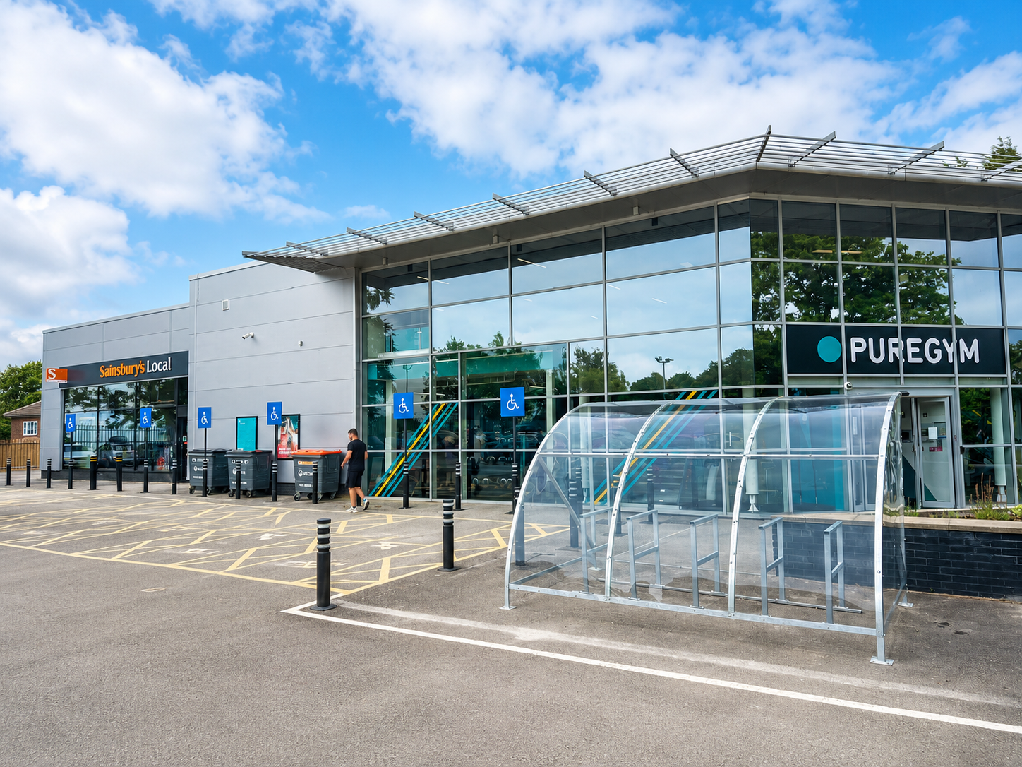 Hot-dip galvanised cycle shelter with bike racks